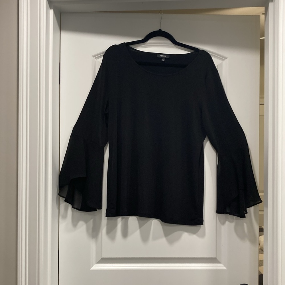NWOT LADIES Black top sheer ruffle sleeves, size large.